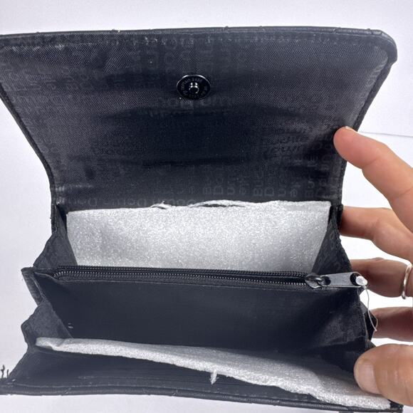 Disney Buckle-Down Quilted Black Wallet NWT Gold D Logo Women’s Wallet - Picture 6 of 7